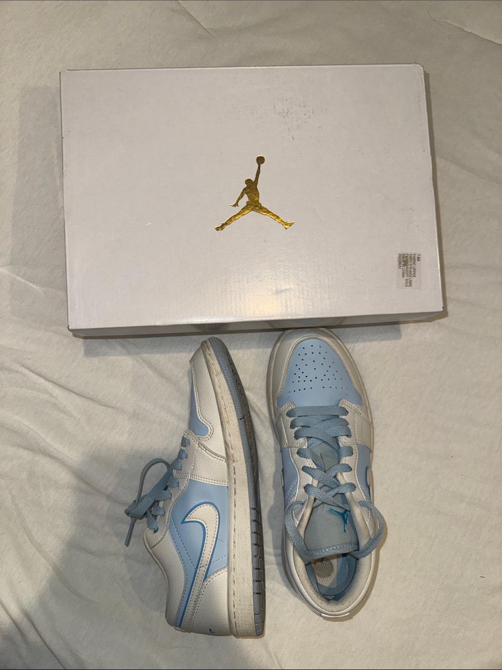 Jordan Low-Top Sneakers - White & Light Blue